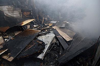 《哥特王朝》重制版与原版对比 画面更加精美逼真